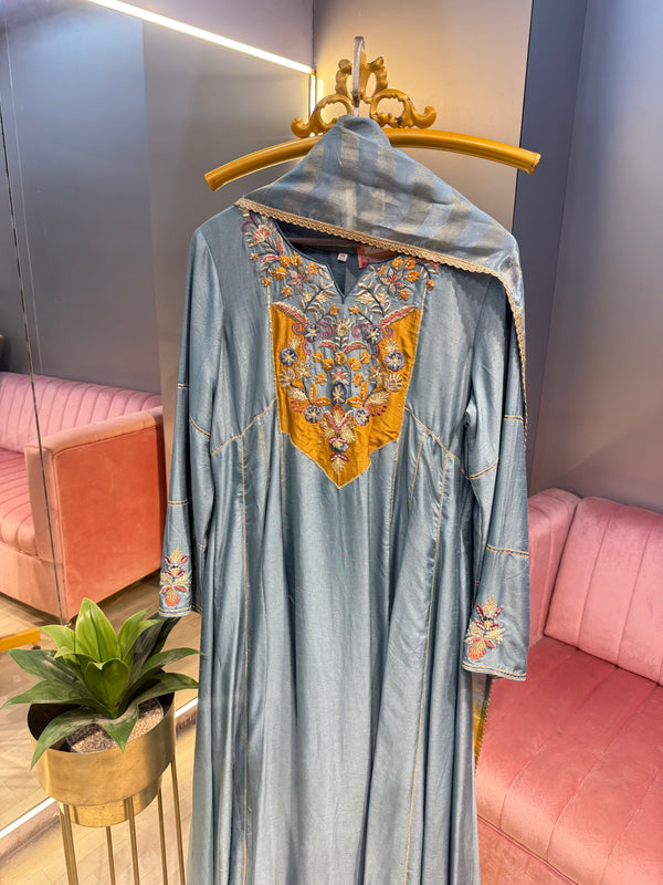 Embroidered Cape Set